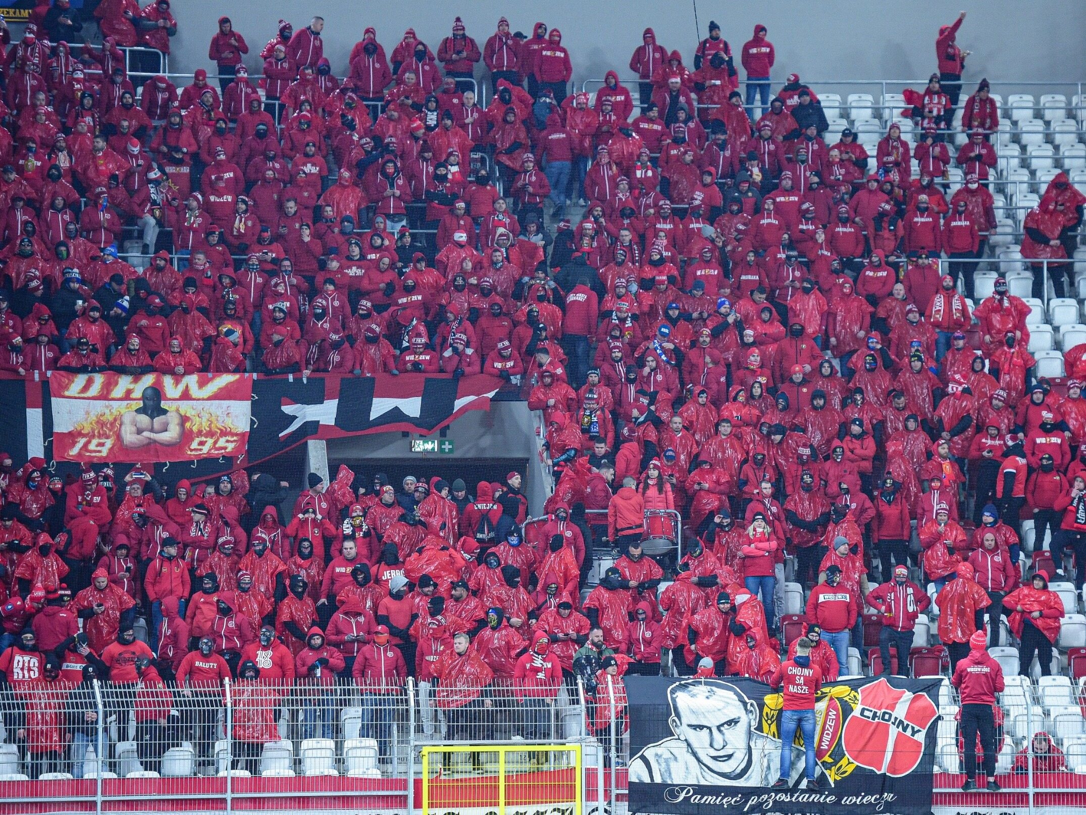 Widzew's fans did a great job.  God, honor and homeland covered by the CSKA Moscow flag