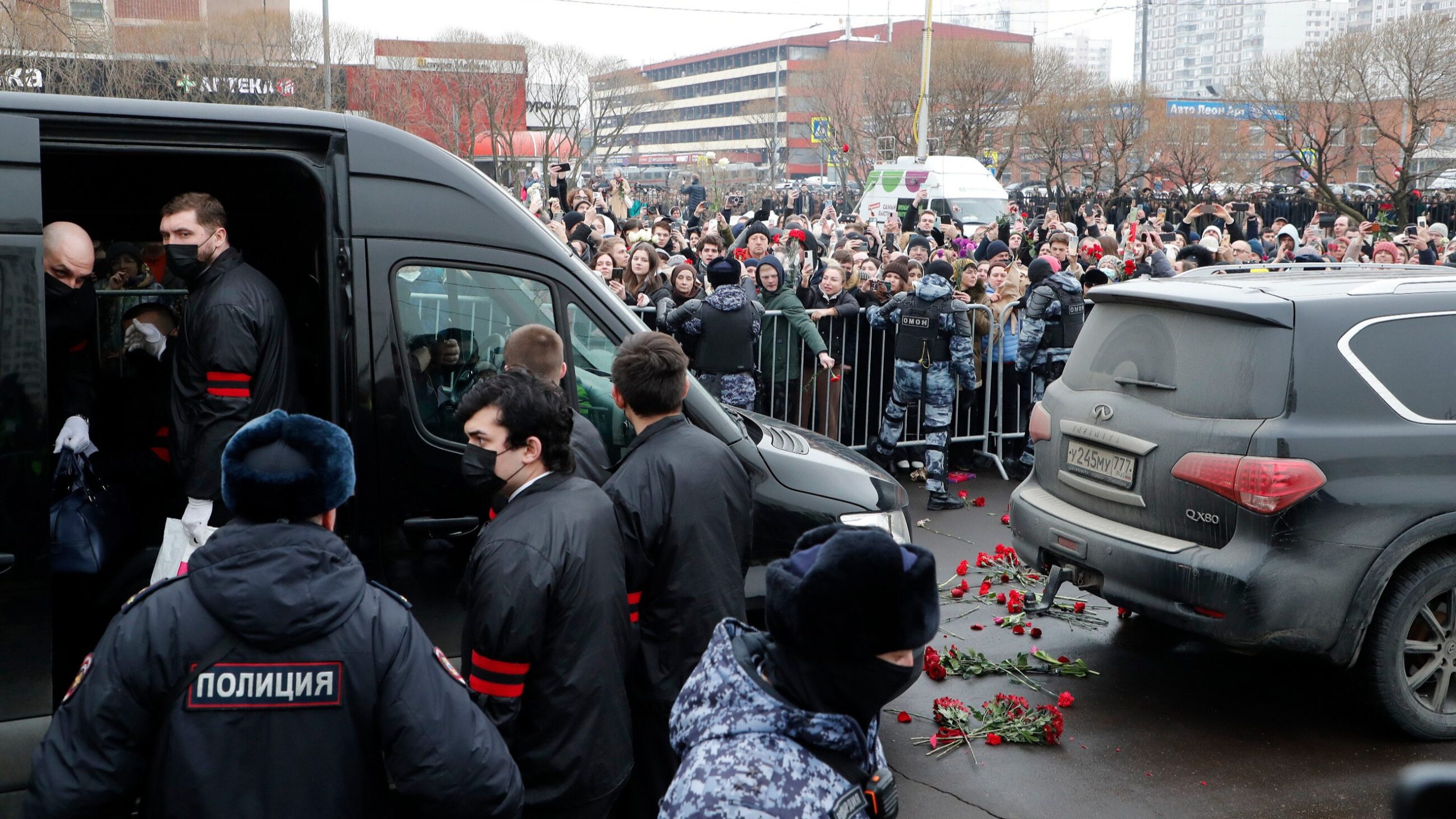 Funeral of Alexei Navalny.  People chanted in the street: Vladimir Putin is a murderer