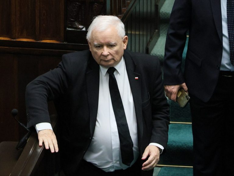 Kaczyński referred to Matecki’s late-night prank.  “I didn’t see things like that”