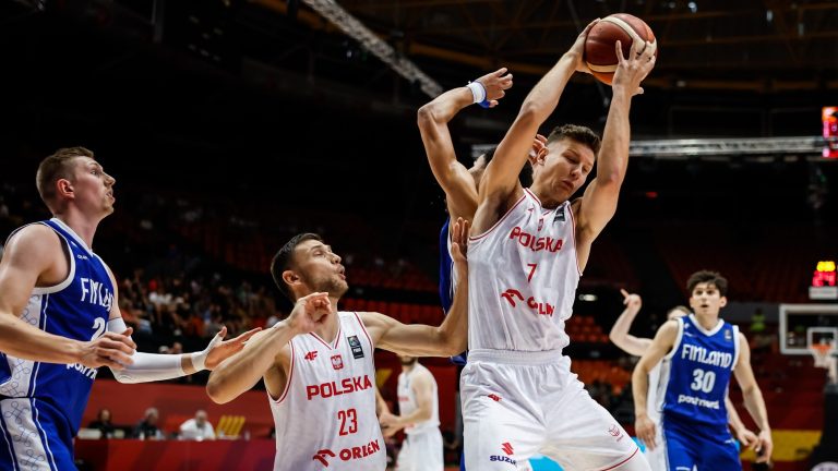A dozen or so points of advantage ended in drama. The Games escaped Polish basketball players