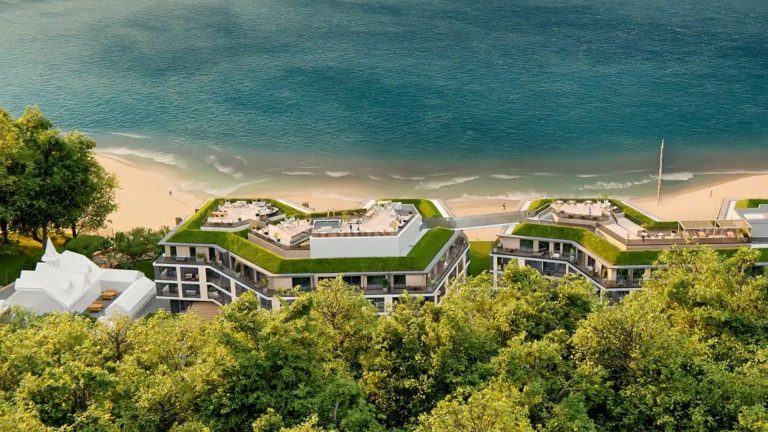 A luxury apartment building is being built on the beach in Międzyzdroje. Tourists are shocked, residents are protesting