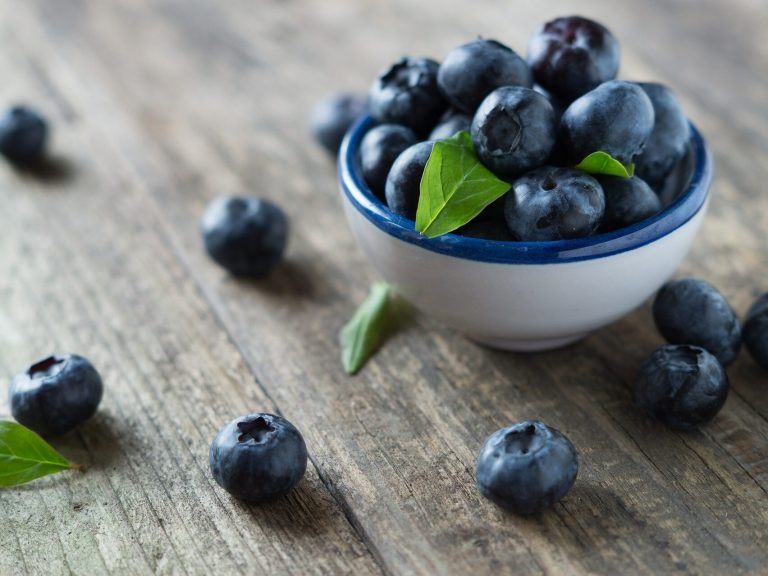 Blueberries can be seriously harmful to your health. See who should avoid them