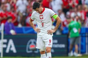 French attack Lewandowski. “The defeat is his fault”