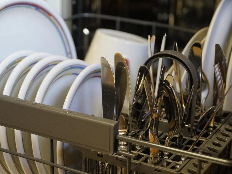 This is a dilemma that many dishwasher users face. Is it better to leave it open or closed?