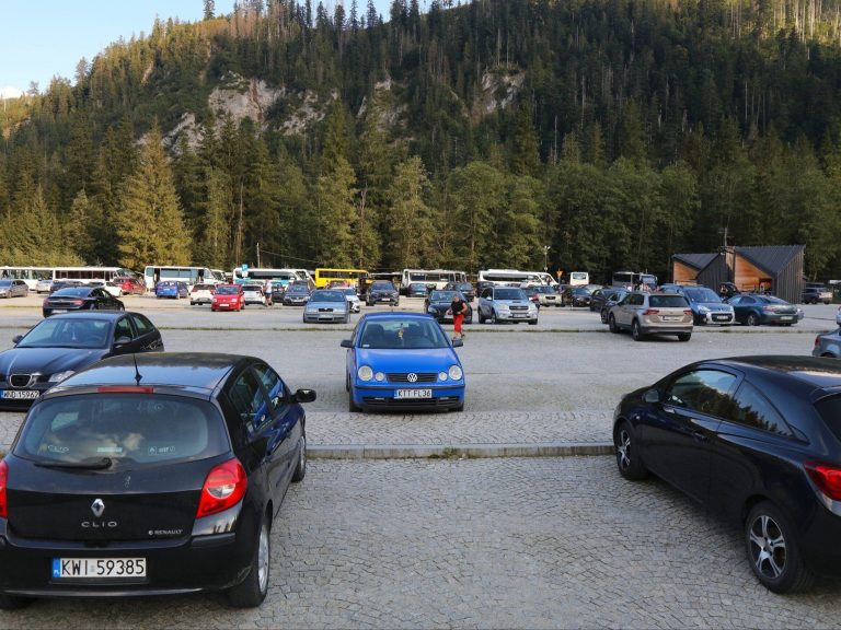 Tourist outraged by parking costs in the Tatras. “Highlanders have gone crazy”